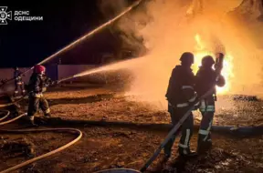 Krievijas dronu triecienos smagi skarts Odesas apgabals: postījumi enerģētikas un dzelzceļa infrastruktūrai