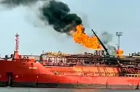 Krievijas uzbrukums turku LNG tankkuģim Odesā: Rumānija evakuē pierobežas ciemus