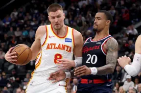Kristaps Porziņģis ar 20 punktiem vada "Hawks" pie uzvaras Losandželosā pret "Clippers"