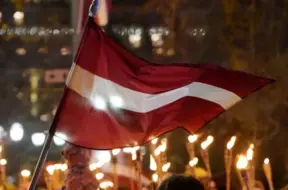 Lāčplēša dienā Rīgā gaidāmi satiksmes ierobežojumi: Ko jāzina autovadītājiem un pasažieriem