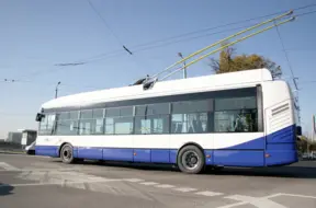 Lāčplēša dienas pasākumi Rīgā: sabiedriskais transports mainīs maršrutus