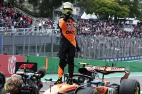 Lando Noriss triumfē Sanpaulu un nostiprina vadību F-1 kopvērtējumā