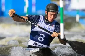 Latviešu izcelsmes airētājs diskvalificēts uz diviem gadiem par intīma video publicēšanu lidmašīnā