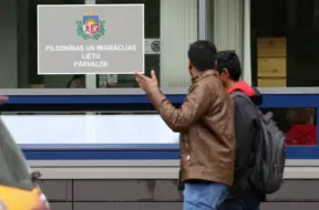 Latvija lūgs Eiropas Komisijai atbrīvojumu no patvēruma meklētāju uzņemšanas