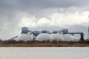 Latvija nosūta 30 000 tonnas sankcijām pakļauto Krievijas minerālmēslu uz Bangladešu humānās palīdzības nolūkos