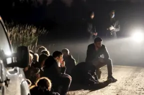 Latvijā stingrākas prasības ārzemniekiem: trīs administratīvie sodi – uzturēšanās atļaujas anulēšana