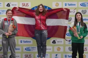 Latvijas dueti ieņem 47. un 56. vietu pasaules čempionātā šaušanā pāru sacensībās