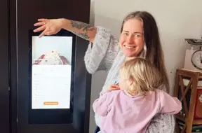 Latvijas garšas pasaulē: Annas Pannas bezē rulete nonāk populārā “Samsung Food” lietotnē