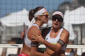 Latvijas pludmales volejbola dueti uzsāk pasaules čempionātu Adelaidē