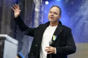 Laurim Reinikam smags brīdis: mūžībā aizsaukts tuvs draugs