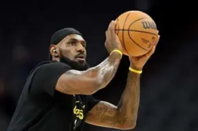 Lebrons Džeimss atgriežas ritmā: aizvadījis treniņu ar “Lakers” G līgas vienību