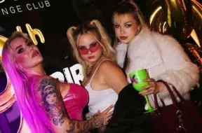 Leģendārais "Coyote Fly" atzīmē 19. dzimšanas dienu ar iespaidīgu balli kluba labākajās tradīcijās