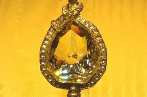 Leģendārais "Florentīne" dimants pēc 100 gadiem atrodas Kanādas bankā; Habsburgu dinastija izpilda imperatora Zitas noslēpumu