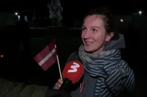 Lestenē ar lāpām godināti Brīvības cīņās kritušie karavīri