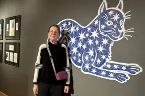 Liepājas muzejā atklāta Anitas Paegles ilustrāciju izstāde «Kaķīša dzimšanas diena»