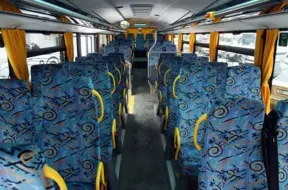 Līksnas pagastā no ceļa nobraucis autobuss ar 26 pasažieriem; cietušo nav