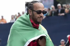 Lūisa Hamiltona sapnis par uzvaru Ferrari pārvēršas par ļaunu murgu