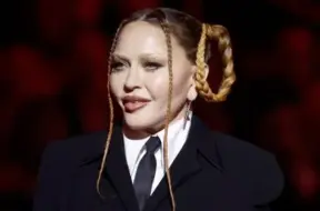 Madonna nākamgad izdos jaunu deju mūzikas albumu un atgriezīsies pie Warner Records