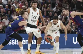 Madrides "Real" basketbolisti triumfē arī Spānijas basketbola "El Clásico"