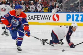 Makdeivida spožais piruete un "Oilers" uzvara papildlaikā pret "Blue Jackets"