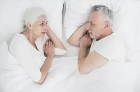 Miega speciālisti atgādina: kā atjaunot veselīgu miegu vecumdienās