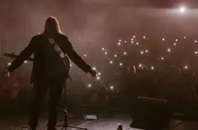 Miks Galvanovskis ar izpārdotu koncertu Siguldā uzsāk patriotisko turneju "Par savu zemi saukt"