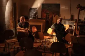 Mūziķu apvienība RUNI izsāp kultūras krīzi dziesmā “Pikets”