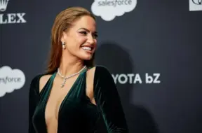 NFL zvaigzne Metu Kalilu pamet sieva skandalozas atklāsmes dēļ – tagad viņam piedāvā 300 000 dolāru