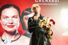 Nacionālajā teātrī ar ovācijām sagaidīta “Viss par Ievu” pirmizrāde: stāsts par ambīcijām un paaudžu maiņu