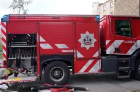 Naktī uz ceļa Daugavpils pusē avarē autobuss ar pasažieriem – glābēji palīdz 26 cilvēkiem