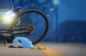 Otrdien satiksmes negadījumos cietuši četri velosipēdisti un divi gājēji Latvijā