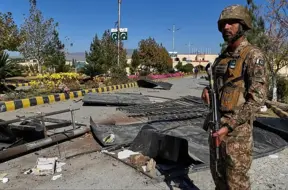 Pakistānā divi pašnāvnieku uzbrukumi – iesaistīti afgāņu tautības indivīdi, iekšlietu ministrs sniedz skaidrojumu