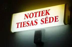 Par bērna sišanu – mātei un viņas draugam piemērots vairāku gadu cietumsods