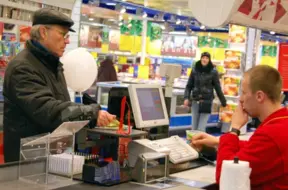 Pārtikas cenu krīze Latvijā: Gandrīz katrs ceturtais iedzīvotājs spiests atteikties no ierastajiem produktiem