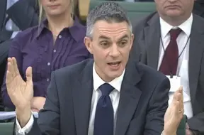 Pēc Trampa izteikumu skandāla BBC ģenerāldirektors Timijs Deivijs paziņo par atkāpšanos