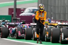 Piastri pārliecināts par titula izredzēm, Verstapens atzīst sakāvi cīņā par 2025. gada čempionātu