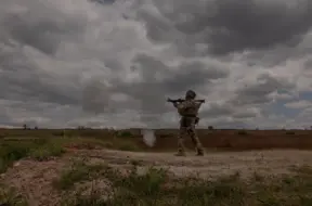 Pokrovskā kritiska situācija: Krievija pastiprina spiedienu, analītiķi brīdina par loģistikas problēmām