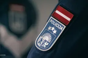 Policija aizturējusi 16 "naudas mūļus" – telefonkrāpnieku tīklā vervē jauniešus