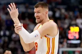 Porziņģis perfekts soda metienos, Krecī metienu krusa nodrošina "Hawks" uzvaru pār "Clippers"