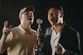 Reiniks un Eilands laiž klajā "Dod pieci!" himnu "Labos darbus krāj"