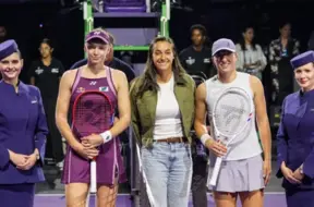 Ribakina pārspēj Švjonteku un sper platu soli pretī WTA pusfinālam Rijādā