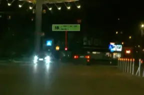 Rīgā BMW vadītājs, braucot alkohola reibumā, mēģina bēgt no policijas, bet tiek aizturēts