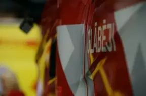 Rīgā liesmās 1200 kvadrātmetru metāla atkritumu kaudze; izmeklē ugunsgrēka cēloņus