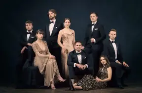 Rīgā uzstāsies pasaules vokālās mūzikas zvaigznes "Voces8"