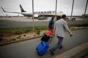 Ryanair atsakās no papīra iekāpšanas kartēm: digitālā ēra sākusies