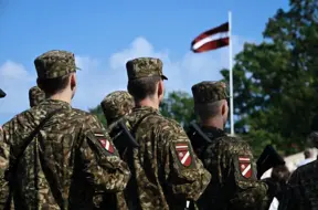 Saeima konceptuāli atbalsta 2026. gada budžetu: prioritātes – drošība, ģimenes un izglītība