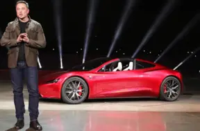 Sam Altman vēlas atgūt 45 000 dolārus par Tesla Roadster, kas joprojām neeksistē