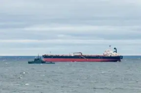 Sankciju nepilnības Latvijā ļauj apkalpot Krievijas "ēnu floti"