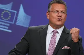 Šefčovič brīdina: "Viss var tikt izmantots kā ierocis", Nexperia domstarpības liecina par kritisko piegāžu ievainojamību