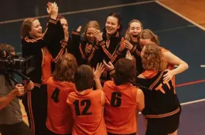 "Seši veidi, kā piemuļķot PSRS": jaunās basketbola zelta meitenes iepazīst vēsturi caur leģendāro TTT mantojumu